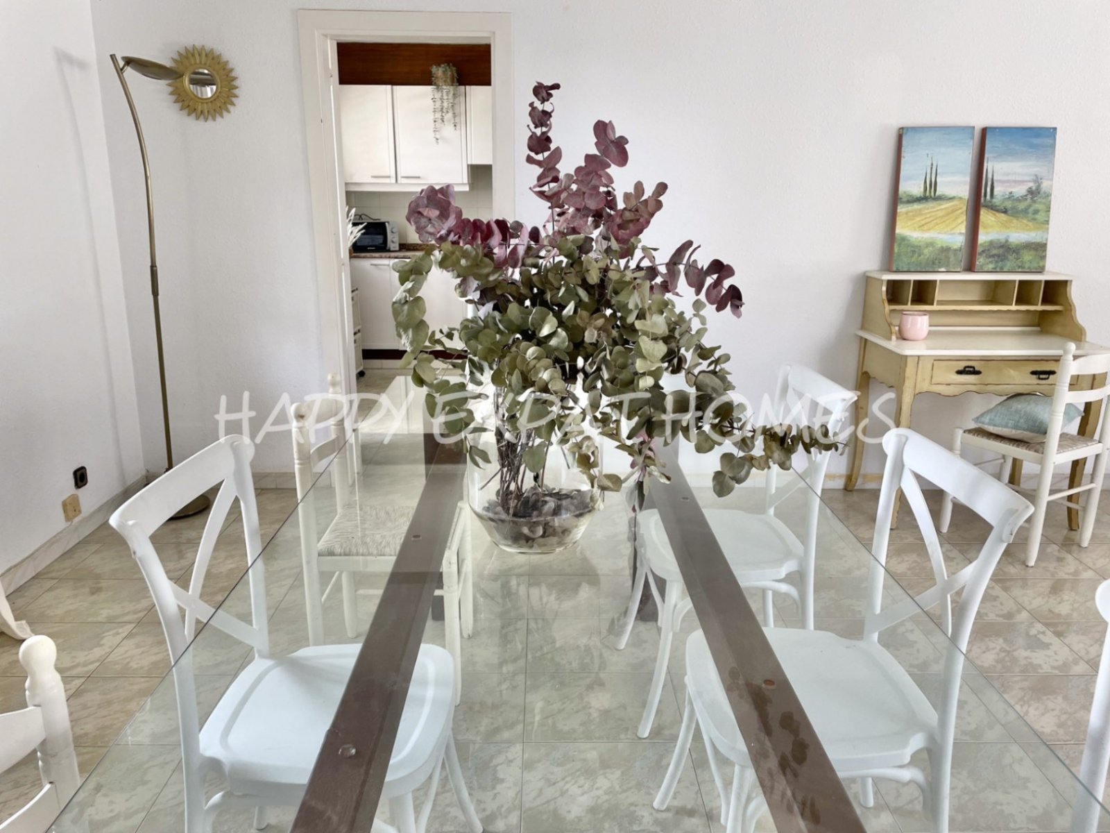 Unglaubliches Doppelhaus mit TOURISTISCHER LIZENZ und privatem Wald. Mit etwas Liebe und einigen Renovierungen hat diese Immobilie das Potenzial, eine