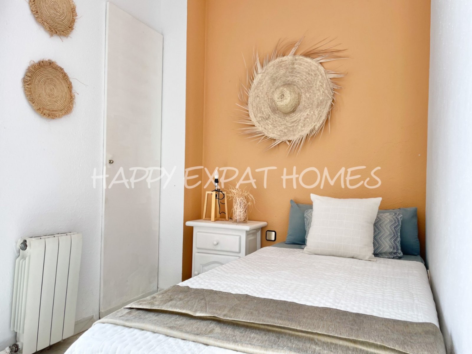 Unglaubliches Doppelhaus mit TOURISTISCHER LIZENZ und privatem Wald. Mit etwas Liebe und einigen Renovierungen hat diese Immobilie das Potenzial, eine