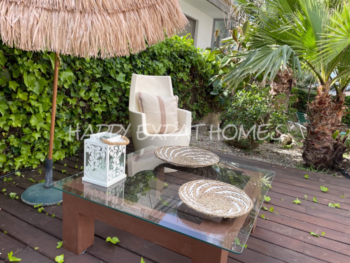 Unglaubliches Doppelhaus mit TOURISTISCHER LIZENZ und privatem Wald. Mit etwas Liebe und einigen Renovierungen hat diese Immobilie das Potenzial, eine