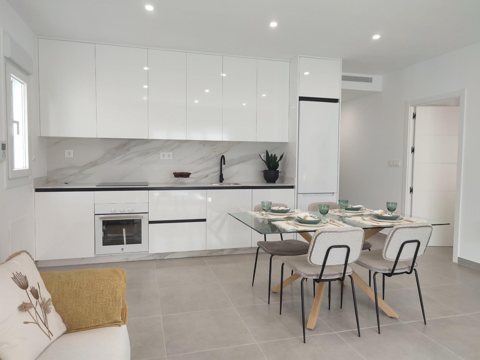 NEU GEBAUTE EINSTÖCKIGE VILLEN IN BALSICAS, MURCIA
 Neubau Wohnanlage verfügt über 6 einstöckige freistehende Villen, mit Terrassenberei