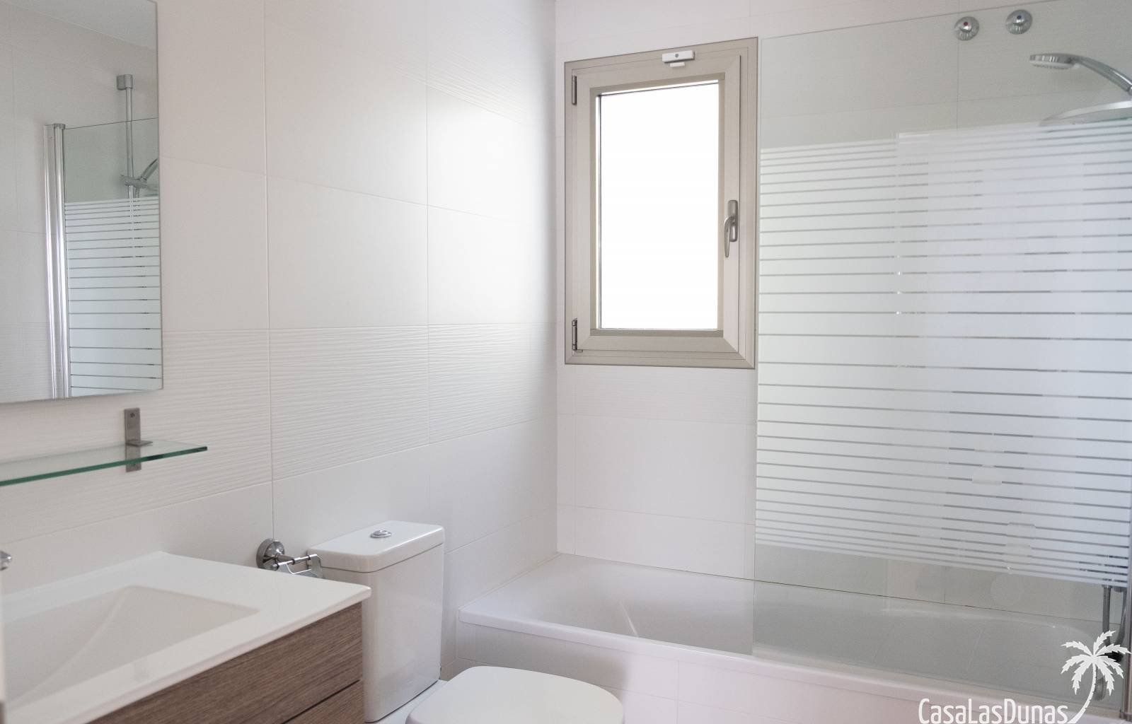 **Angebot: Luxus-Ferienvilla in La Marina**
 Bei diesem Objekt erhalten Sie bei Anreise innerhalb von 2 Wochen 10 % Rabatt, sofern es noch verfügbar