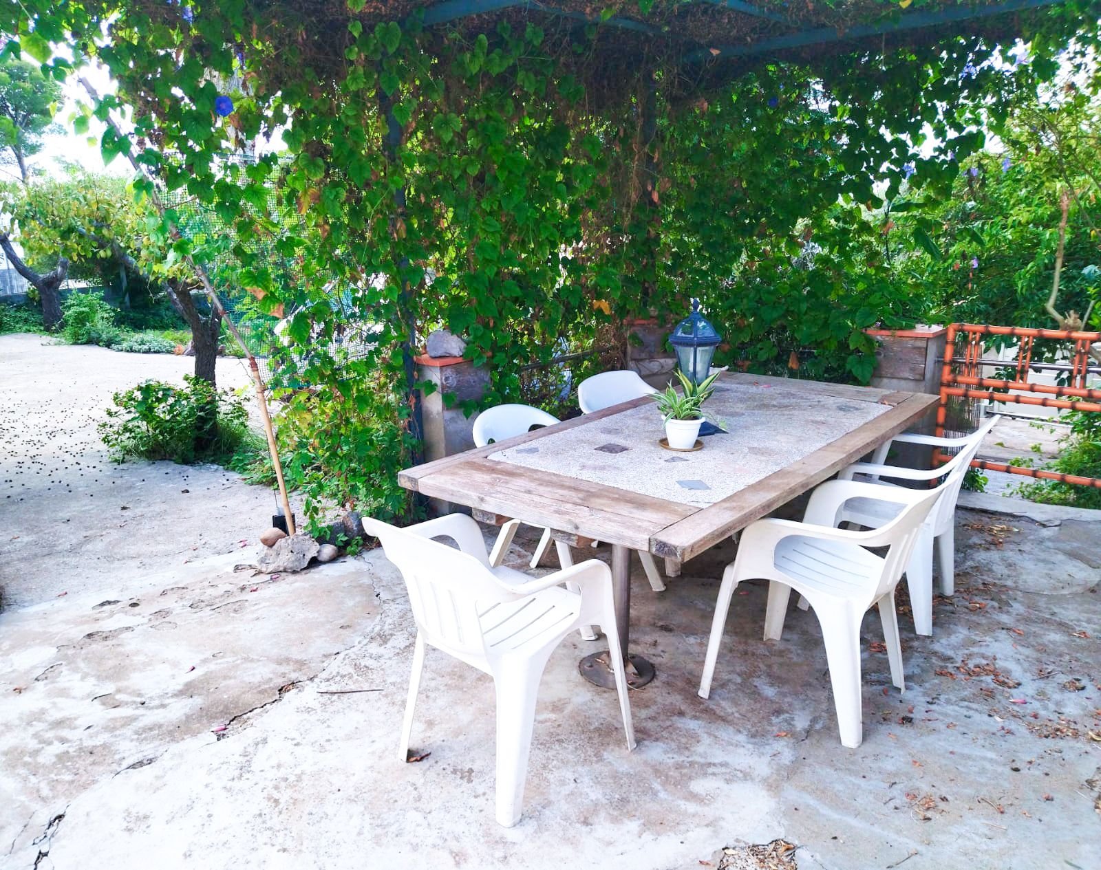 Für ein Paar oder eine alleinstehende Person, die das Leben in der Natur liebt und auf der Suche nach einem ganz besonderen und gemütlichen Ort ist, i