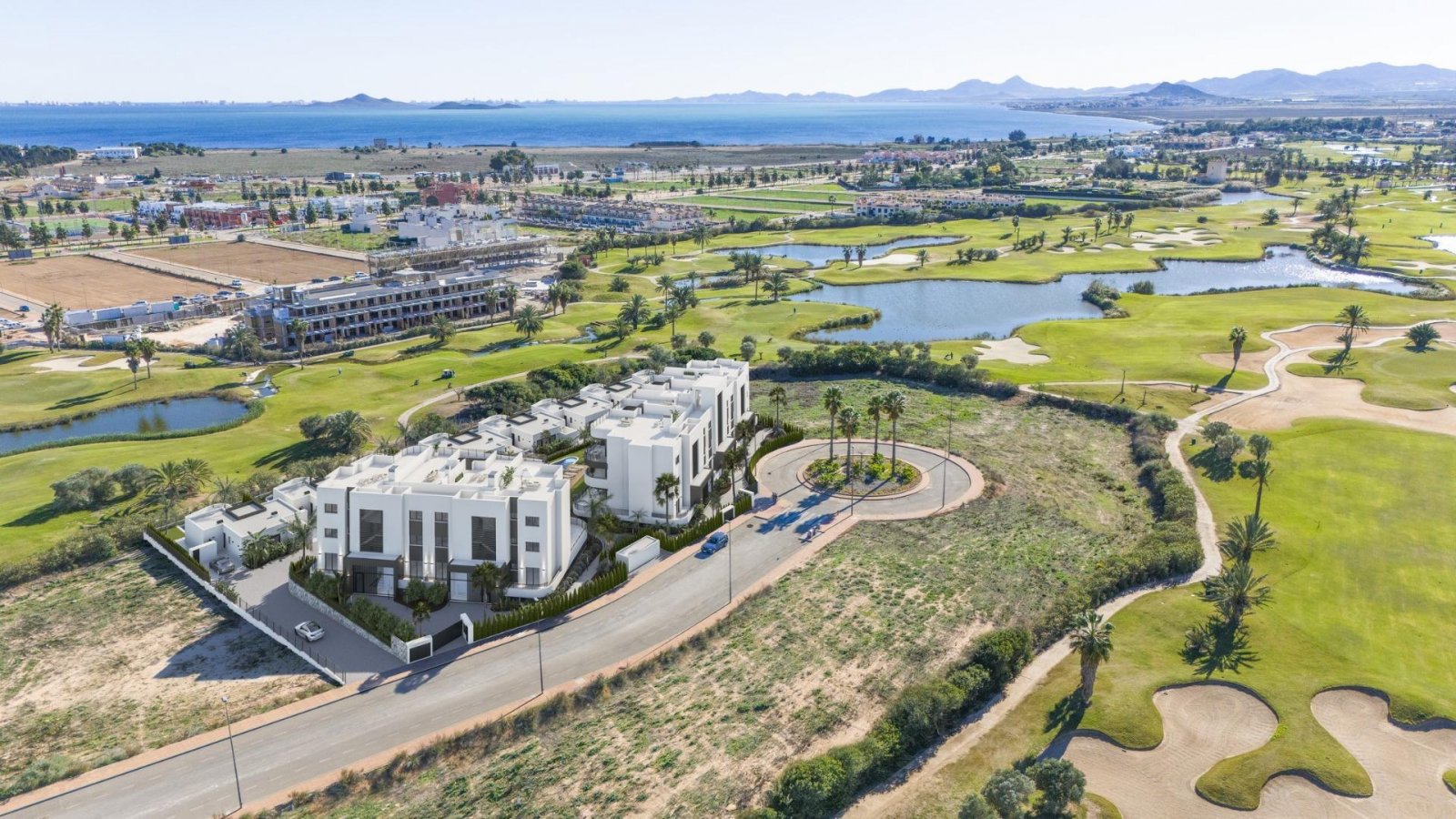 Neubauwohnungen an der Frontlinie des Golfplatzes La Serena in Los Alcázares
Moderne Apartments und Villen direkt am Golfplatz an der Co