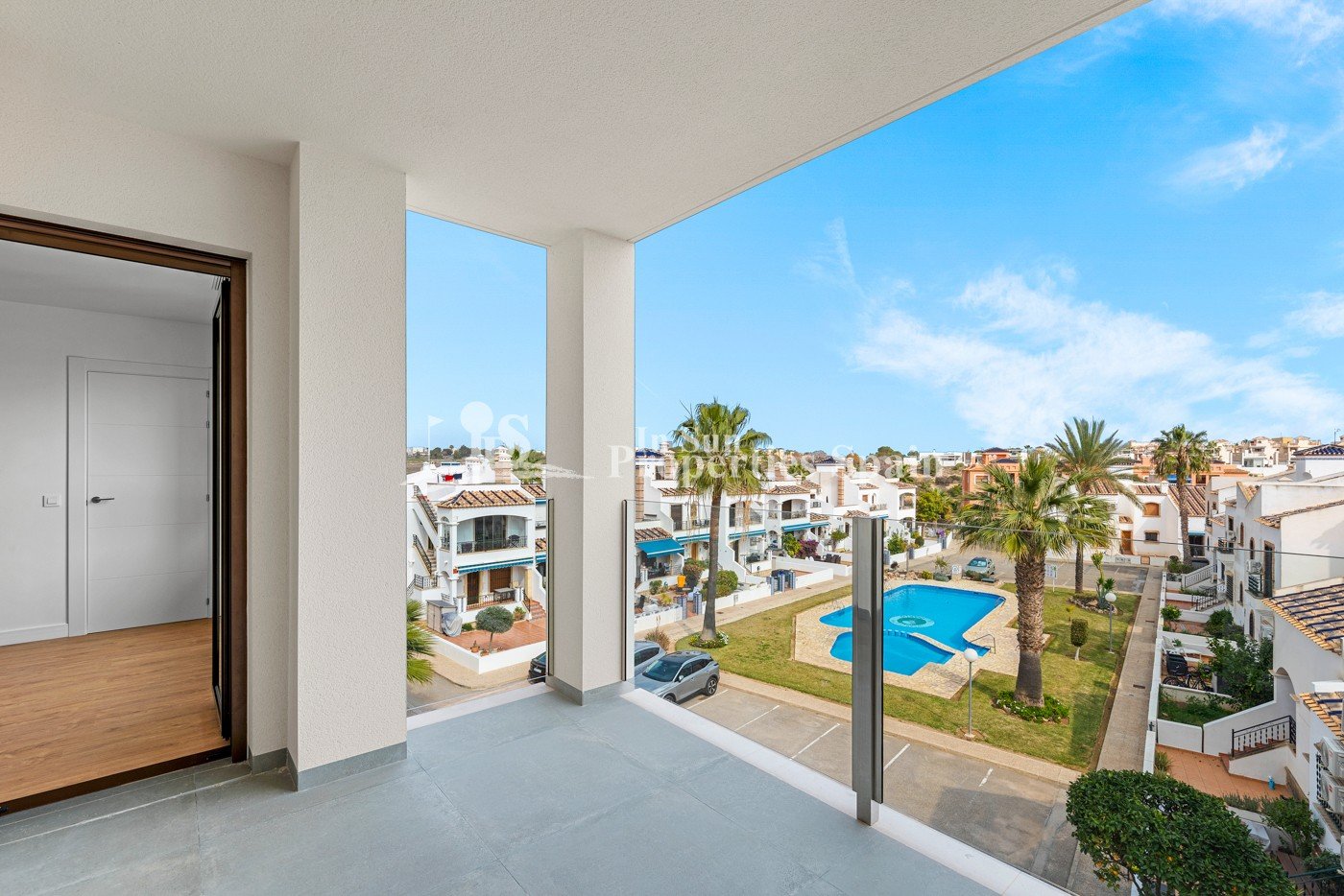 Brandneues Penthouse mit privatem Solarium in Villamartín, PAU 8 Orihuela Costa.  Entdecken Sie diese dritte Etage Penthouse mit Aufzug,