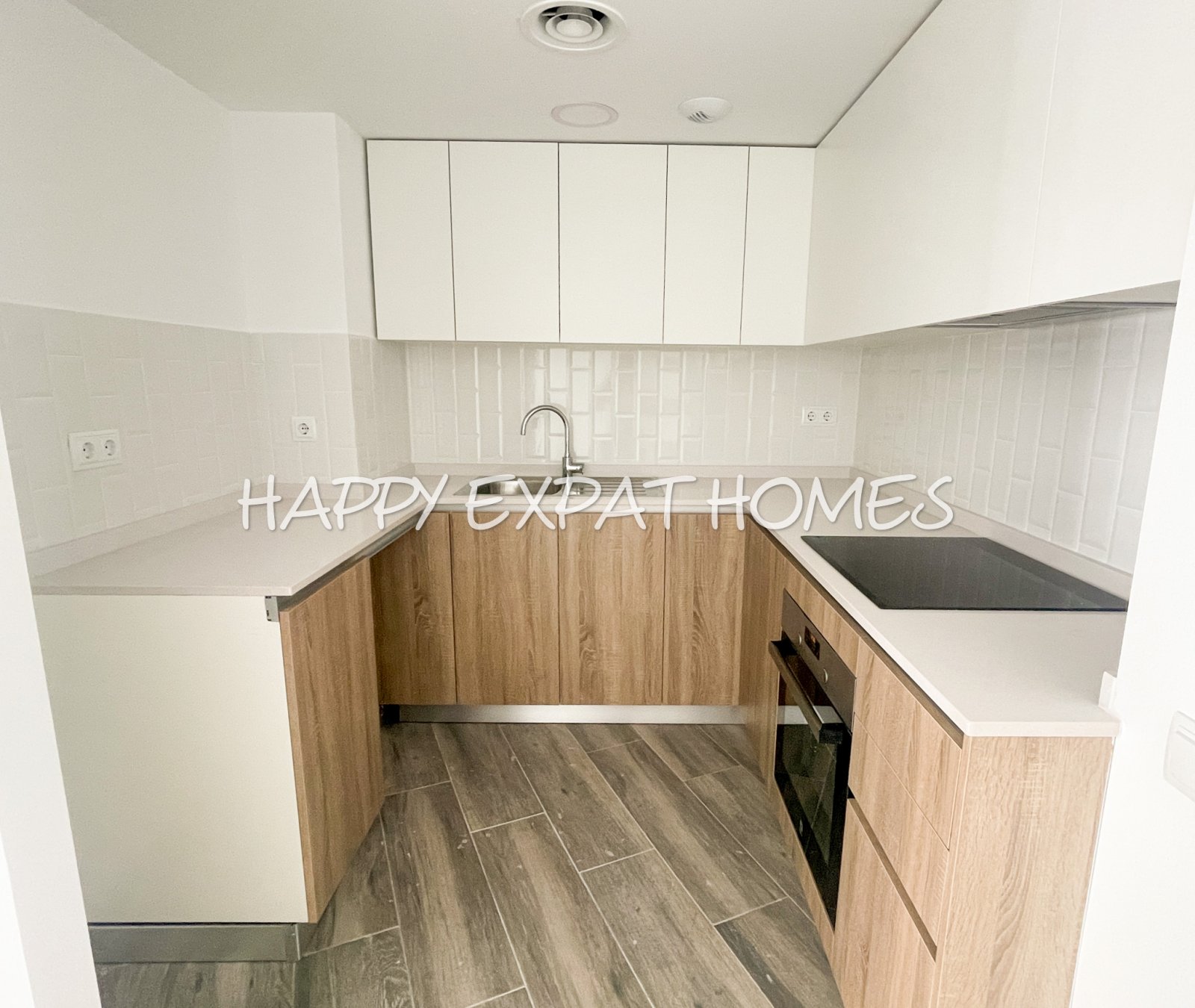 Verfügbar für langfristig, 3-Zimmer-Wohnung im Zentrum von Vilanova i la Geltrú, neu gebaut.
Wir haben die ideale Option, die Sie suchen, mit einem En