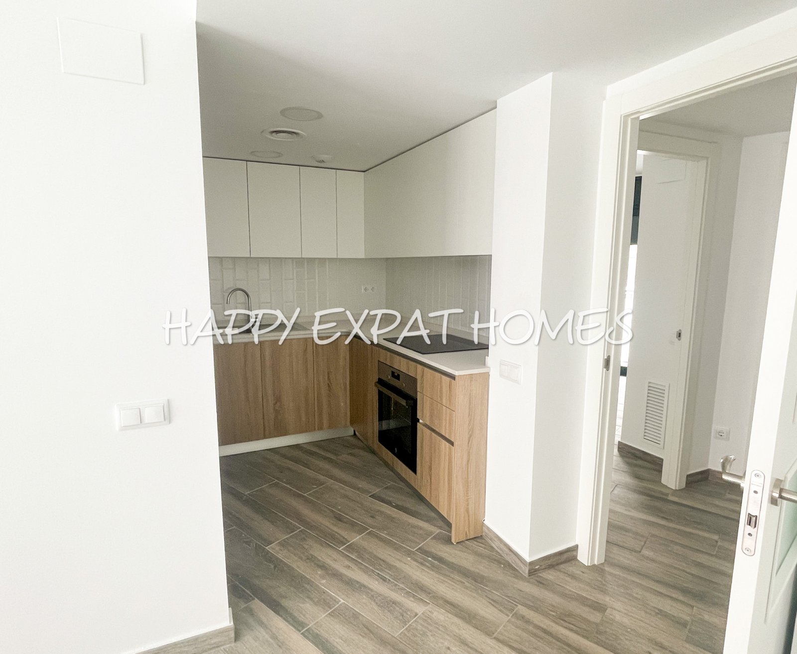 Verfügbar für langfristig, 3-Zimmer-Wohnung im Zentrum von Vilanova i la Geltrú, neu gebaut.
Wir haben die ideale Option, die Sie suchen, mit einem En