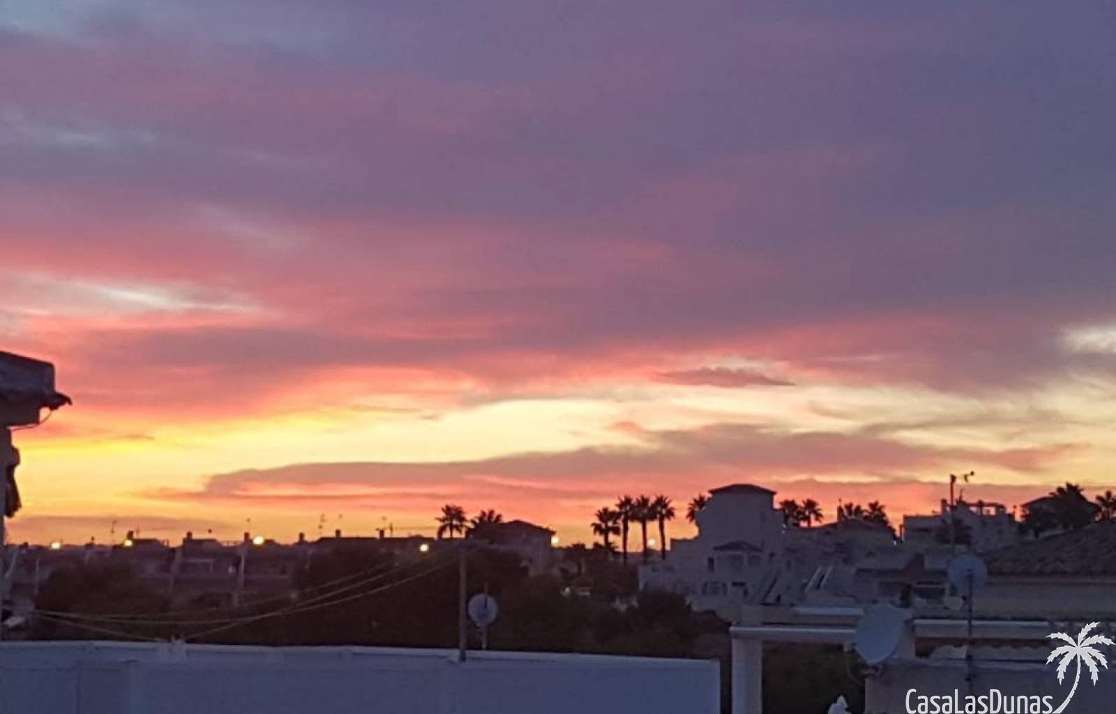  
Wenn Sie auf der Suche nach einem idealen Feriendomizil sind, in dem Komfort und Luxus Hand in Hand gehen, dann ist Casa Flamenca die ideale Wahl fü