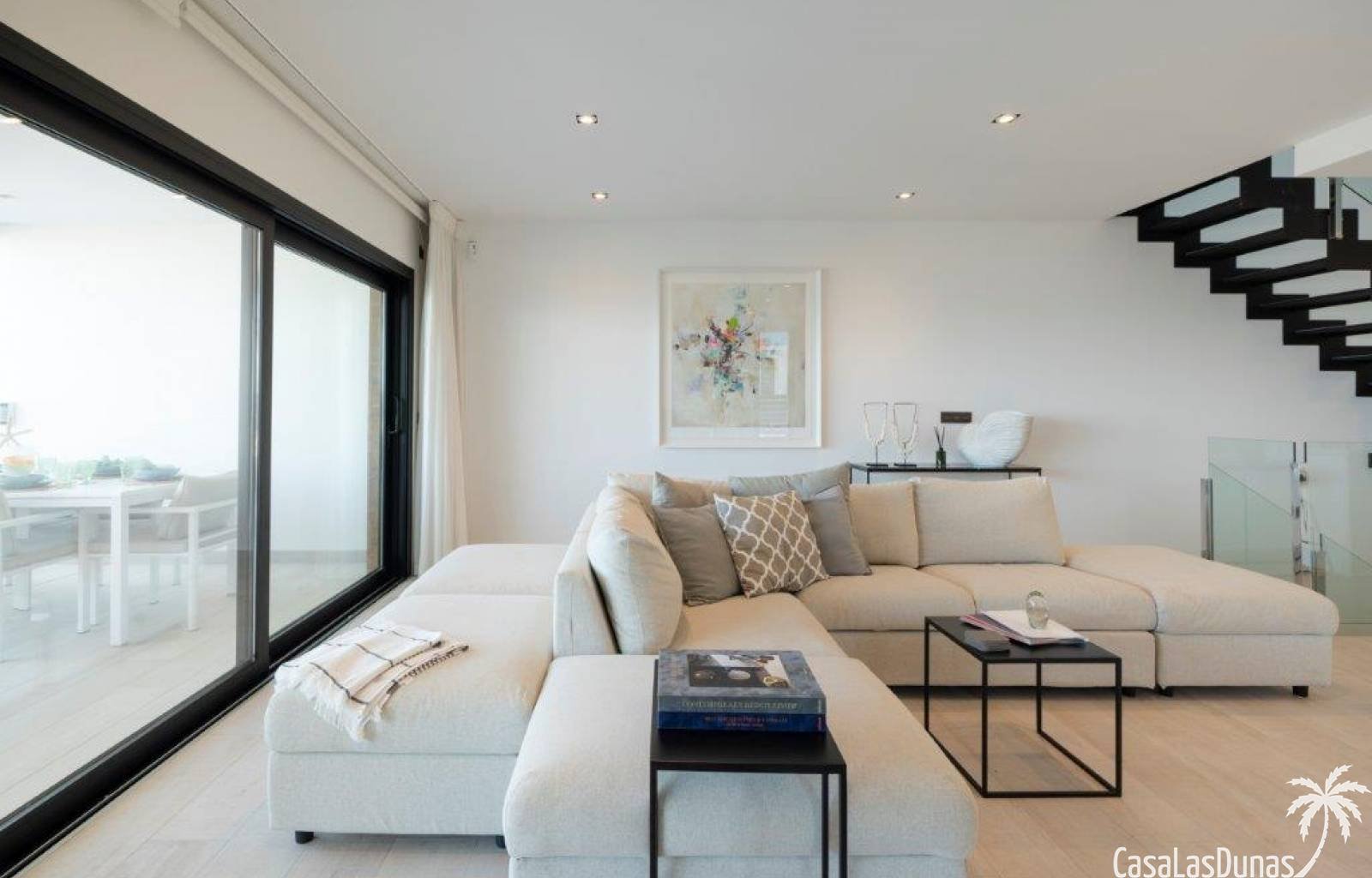 VILLA SUNRISE bietet ein unvergleichliches Urlaubserlebnis für diejenigen, die Luxus und Komfort in einer idyllischen Umgebung suchen. An der wunders