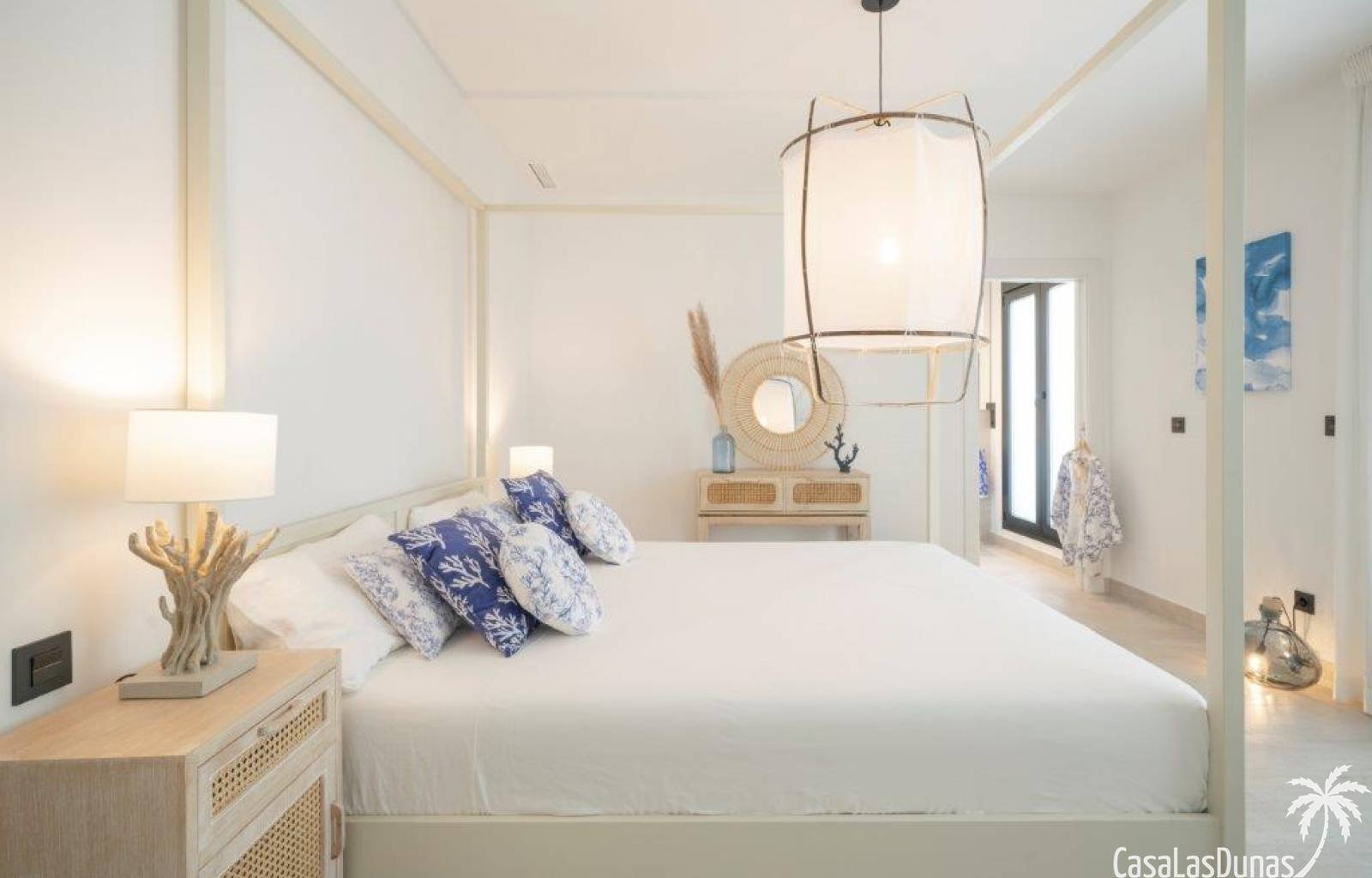 VILLA SUNRISE bietet ein unvergleichliches Urlaubserlebnis für diejenigen, die Luxus und Komfort in einer idyllischen Umgebung suchen. An der wunders