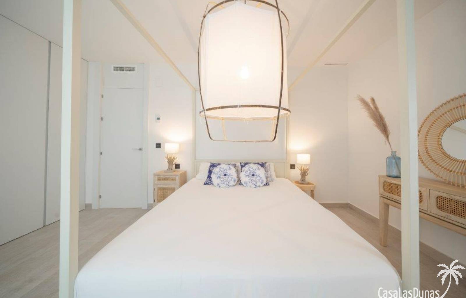 VILLA SUNRISE bietet ein unvergleichliches Urlaubserlebnis für diejenigen, die Luxus und Komfort in einer idyllischen Umgebung suchen. An der wunders