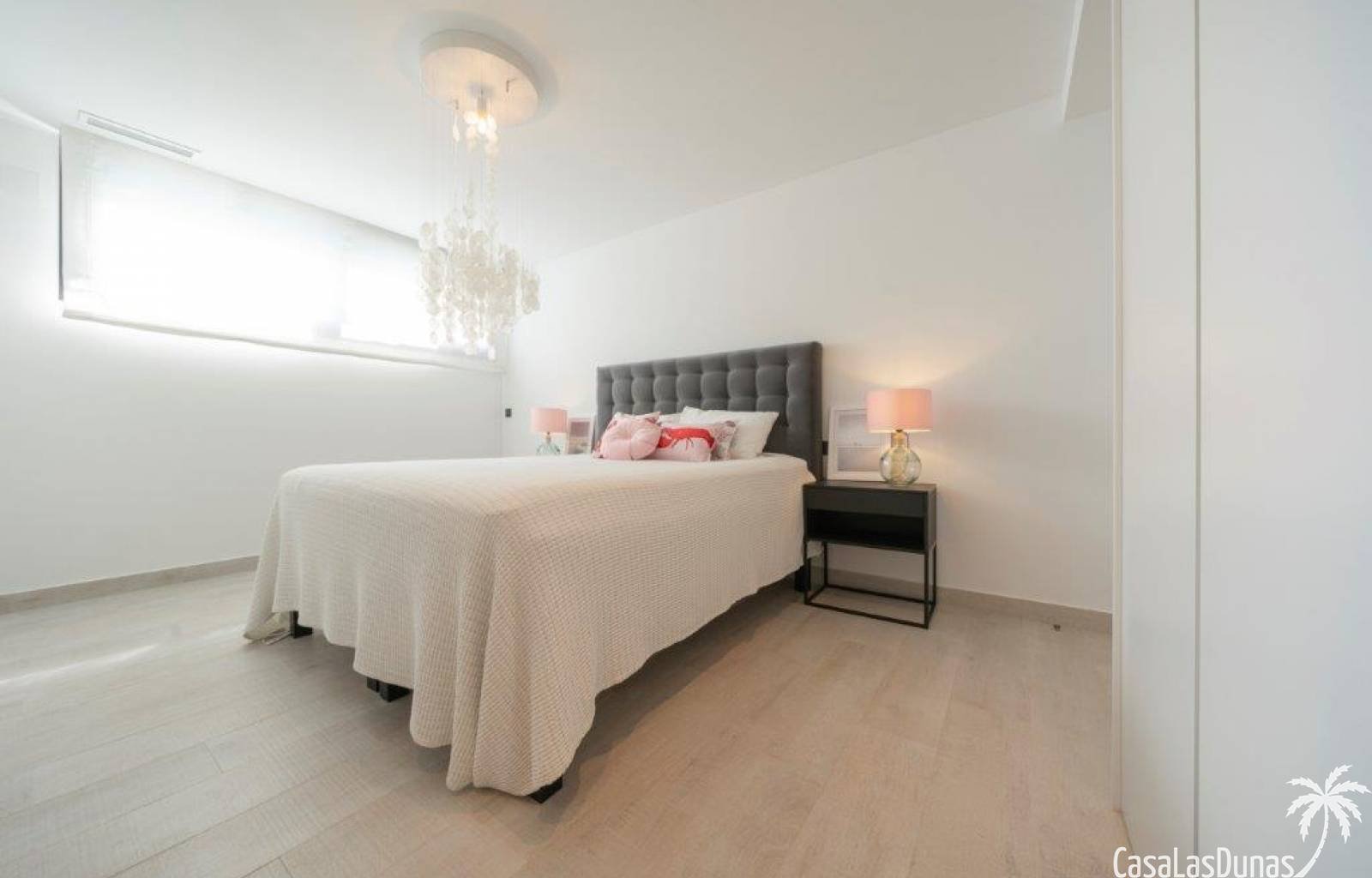 VILLA SUNRISE bietet ein unvergleichliches Urlaubserlebnis für diejenigen, die Luxus und Komfort in einer idyllischen Umgebung suchen. An der wunders