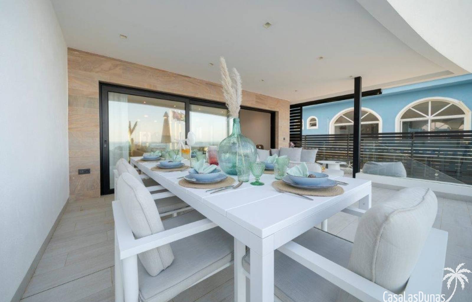 VILLA SUNRISE bietet ein unvergleichliches Urlaubserlebnis für diejenigen, die Luxus und Komfort in einer idyllischen Umgebung suchen. An der wunders