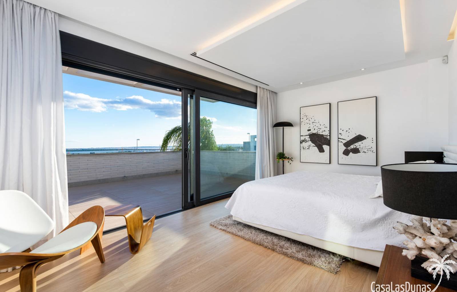 Diese exzellenten modernen Villen verfügen über große Grundstücke und eine gute Lage in Ciudad Quesada. Es gibt nur noch drei Villen in der Urbanisat