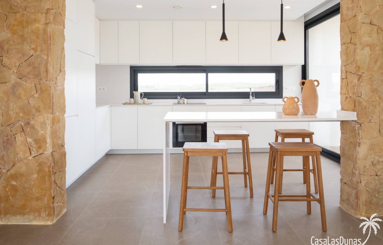  Die Luxusvillen mit 4 Schlafzimmern und 4 Badezimmern bestehen aus einem Grunddesign mit zwei Höhen, das Platz zum Wachsen bietet. Die Häuser werden 