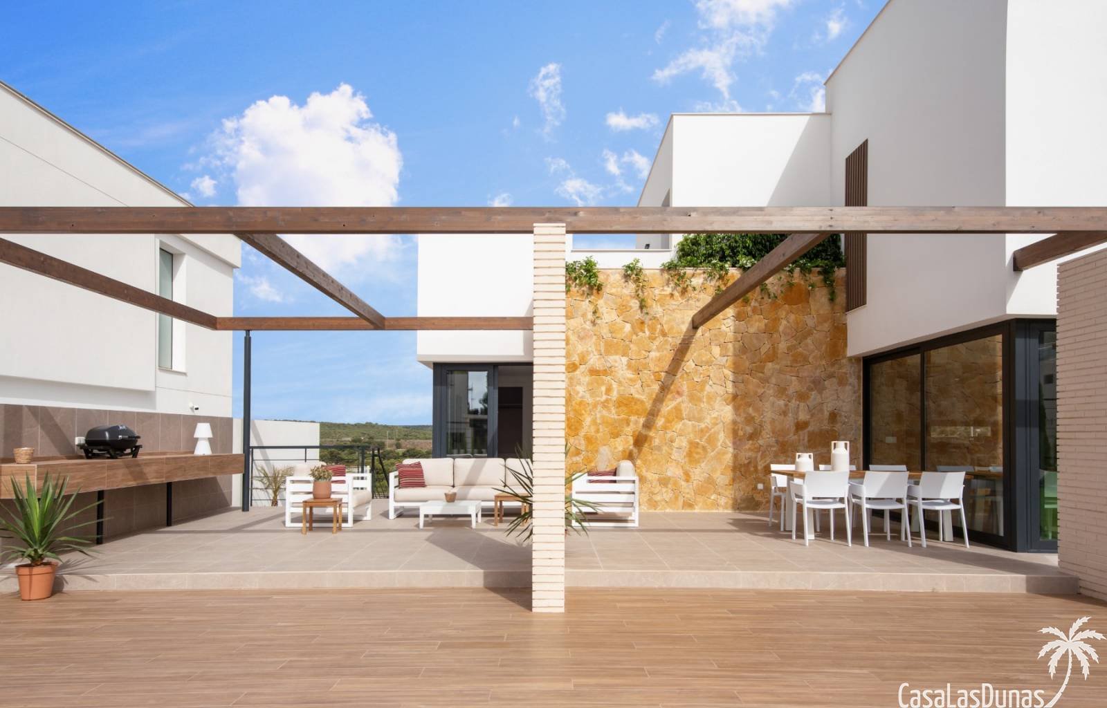  Die Luxusvillen mit 4 Schlafzimmern und 4 Badezimmern bestehen aus einem Grunddesign mit zwei Höhen, das Platz zum Wachsen bietet. Die Häuser werden 