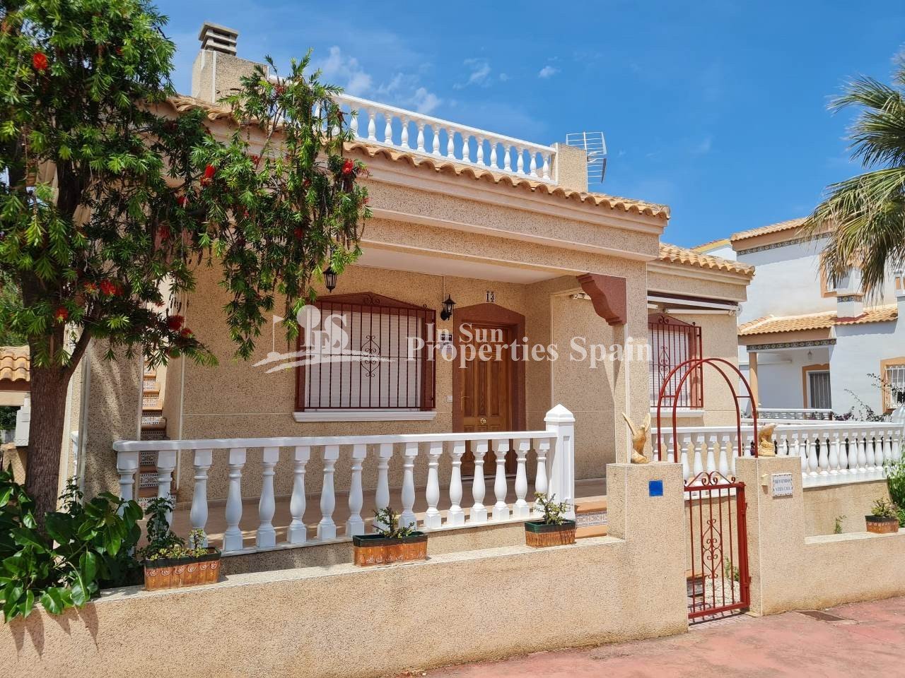 Algorfa: 
												Charmante freistehende Villa mit 3 Schlafzimmern in Montemar, Algorfa – in der Nähe von La Finca Golf

Diese reizvolle, 84 m² große freis 