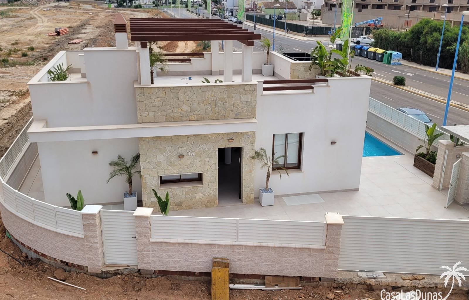 In dieser wunderschönen Villa am Strand atmen Sie das Meer, die Wärme, aber vor allem die Fantasie und Ruhe. Es ist nur 200 Meter (!) von einem wunde