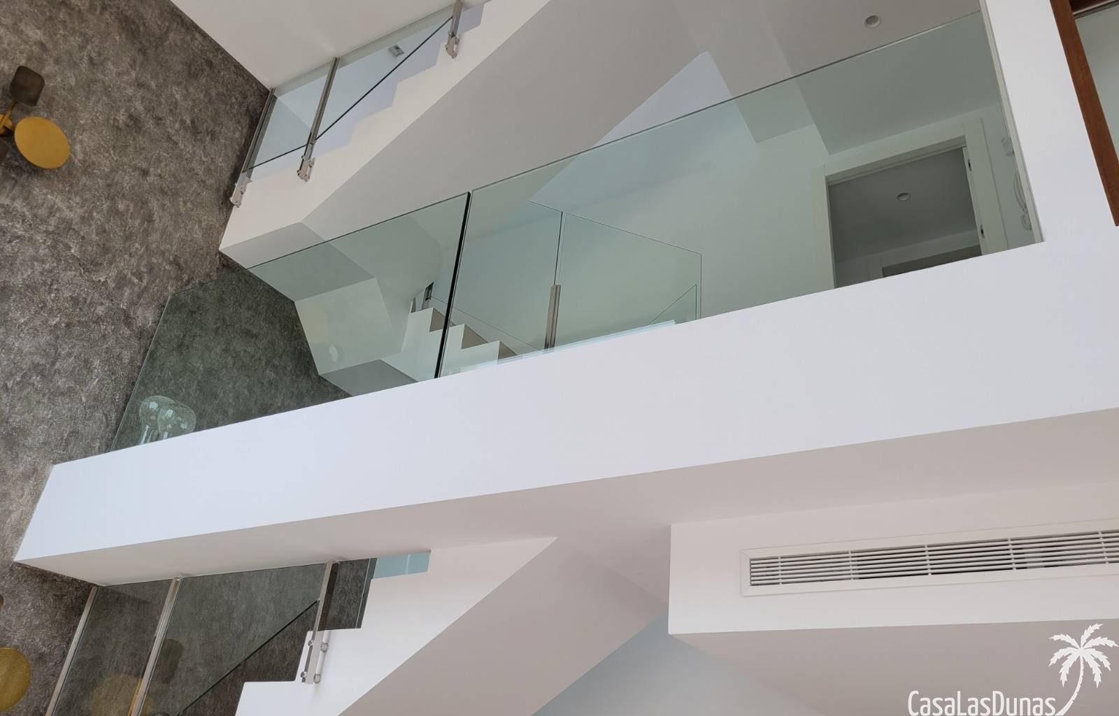 In dieser wunderschönen Villa am Strand atmen Sie Meer, Wärme, aber vor allem Fantasie und Ruhe. Es ist nur 200 Meter (!) von einem wunderschönen Str