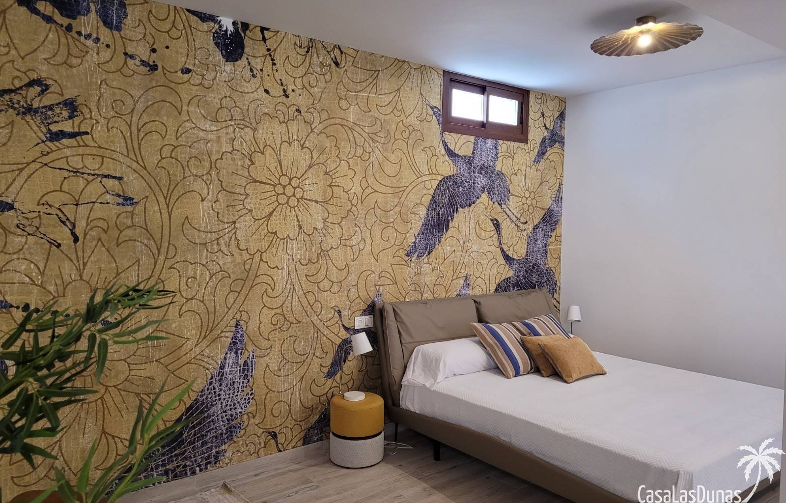 In dieser wunderschönen Villa am Strand atmen Sie Meer, Wärme, aber vor allem Fantasie und Ruhe. Es ist nur 200 Meter (!) von einem wunderschönen Str