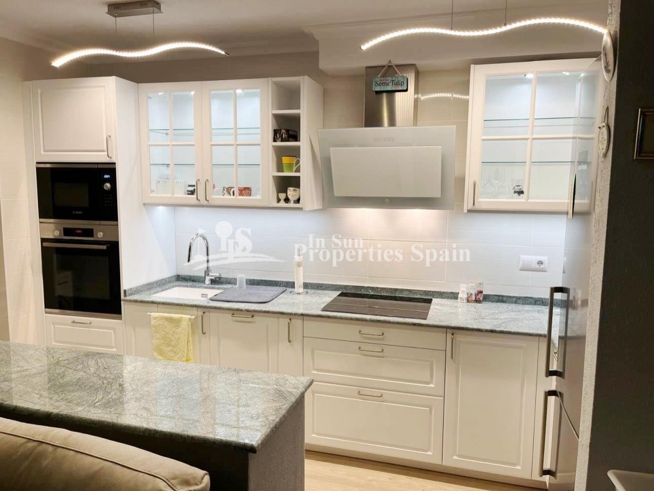 Wir freuen uns, zum Verkauf dieser herrlichen 100m2 Süd-West-Ausrichtung Bungalow Buhardilla in der sehr begehrten Urbanisation von Pau-8