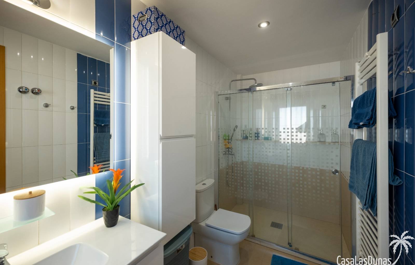 Suchen Sie Ruhe und gleichzeitig alle Annehmlichkeiten, um ein luxuriöses Leben zu führen? Dann ist diese Luxusvilla das Haus, von dem Sie schon imme