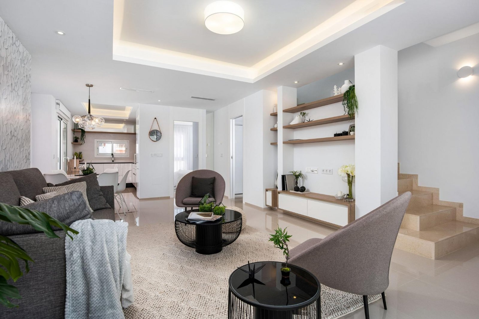 NEU GEBAUTE WOHNANLAGE IN ROJALES
Neubau-Wohnanlage mit Bungalowwohnungen, Reihenhäusern und Doppelhaushälften in Rojales.
Moderne Neub