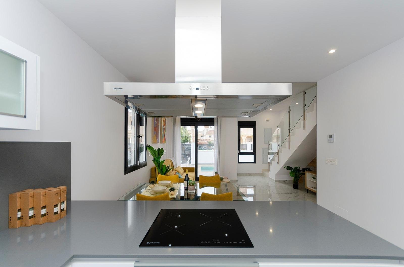 NEU GEBAUTE VILLEN IN TORREVIEJA Neubau Villen in Torreta, Torrevieja. Schöne New Build Villen bauen über 2 Etagen mit 3 Schlafzimmern, 3