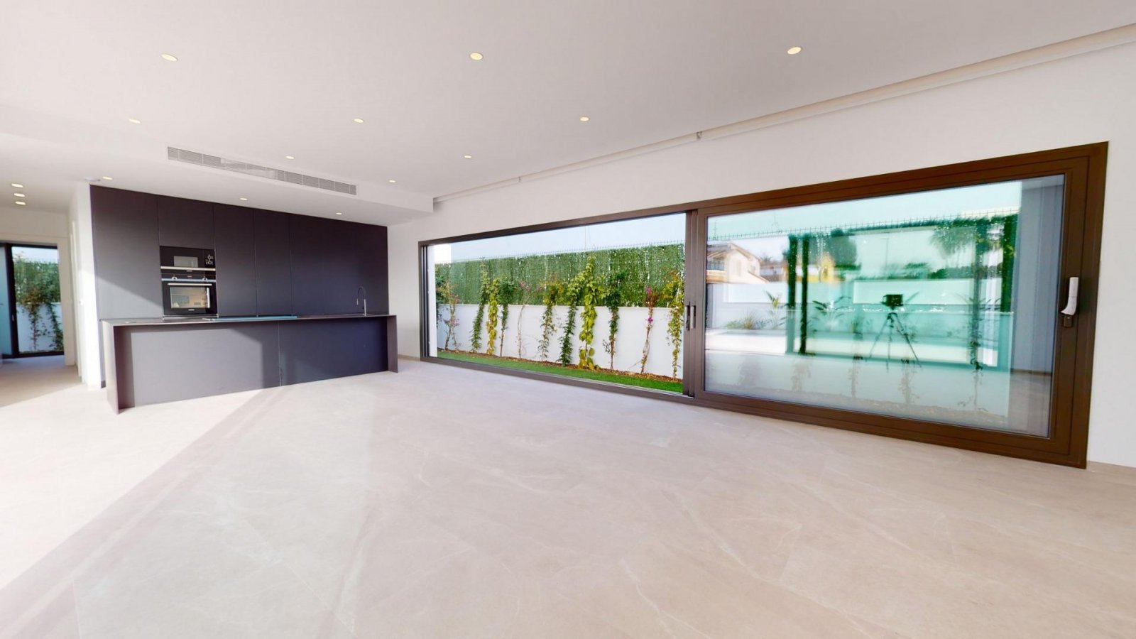 NEU GEBAUTE VILLEN IN LOS ALCAZARES Neubau von Villen und Stadthäusern in Serena Golf, Los Alcazares. Moderne Villen hat 3 Schlafzimmer,