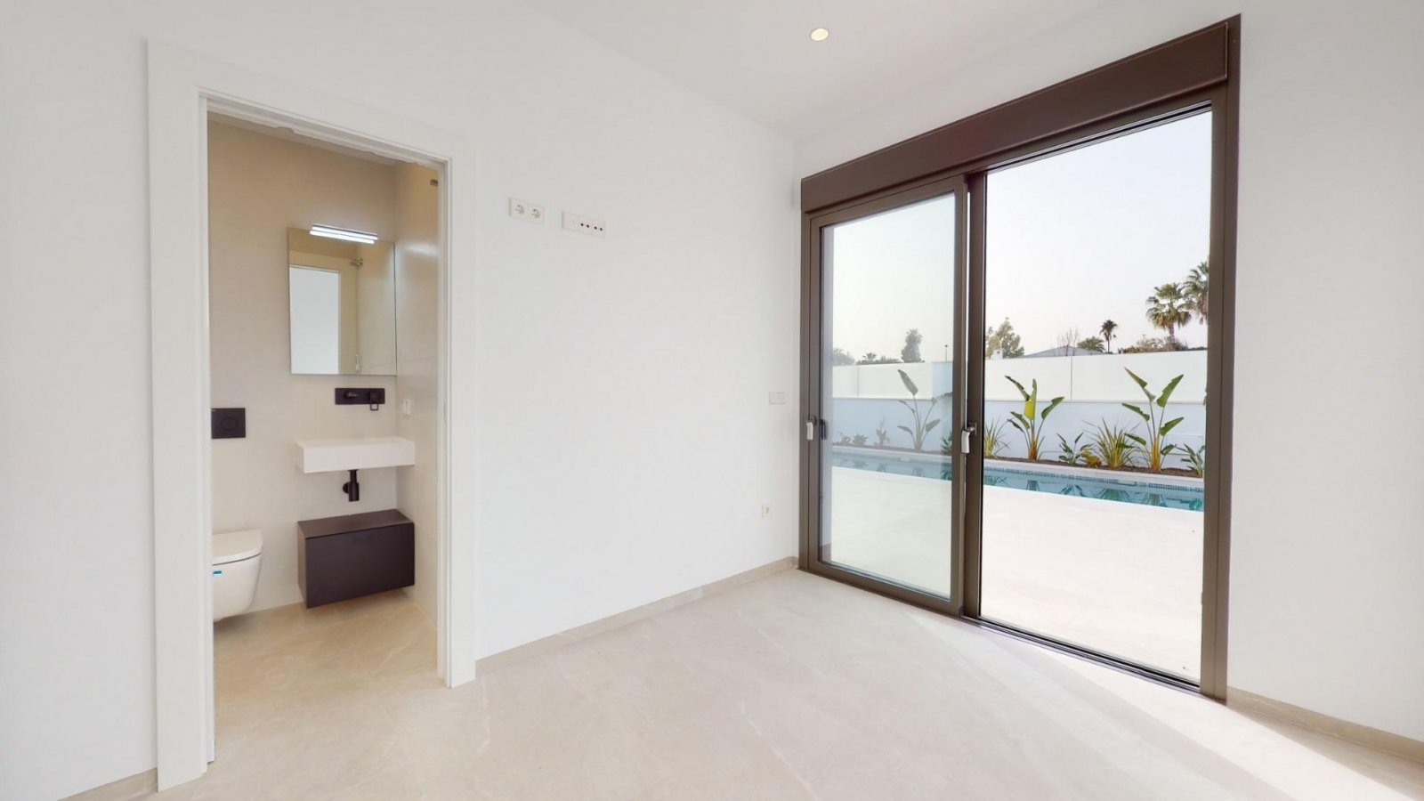 NEU GEBAUTE VILLEN IN LOS ALCAZARES Neubau von Villen und Stadthäusern in Serena Golf, Los Alcazares. Moderne Villen hat 3 Schlafzimmer,