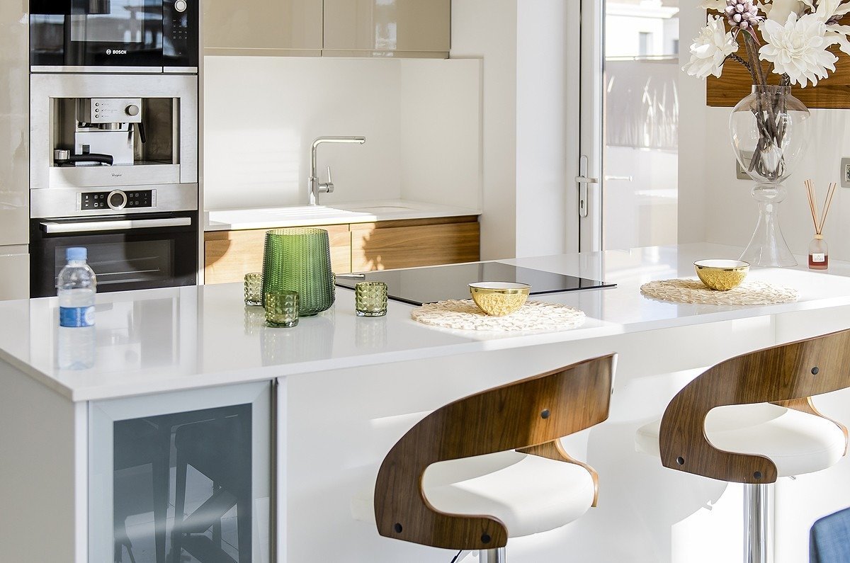 NEUBAU VILLEN IN PLAYA HONDA !!!
 
 Villen mit privatem Pool und Solarium, optional mit Keller und Garage gegen Aufpreis.
 
 Das Hotel li