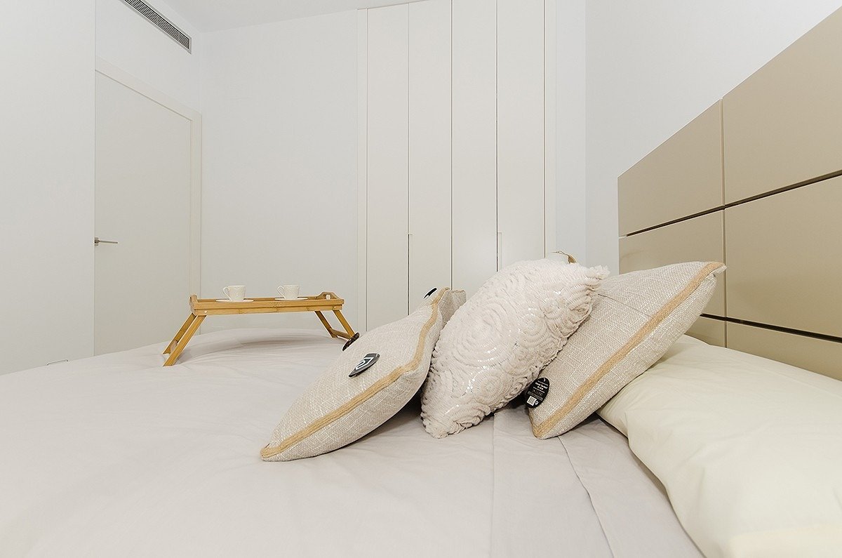 
												WONDERFUL NEW BUILD VILLA IN CAMPOAMOR, ORIHUELA COSTA nur 150m vom Meer entfernt.
Diese 157m2 Villa besteht aus 4 Doppelschlafzimmern (E