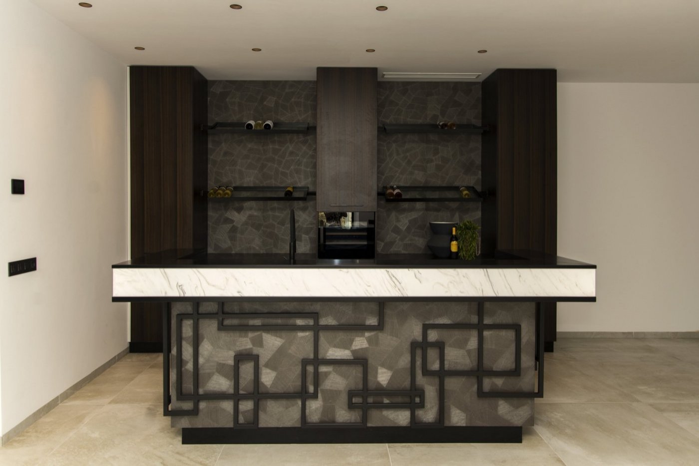 
												FANTASTISCHE EXKLUSIVE VILLA IN ROJALES MIT PRIVATEM POOL UND GARTEN mit Meerblick.

Diese Villa mit einzigartigem und exklusivem Design 