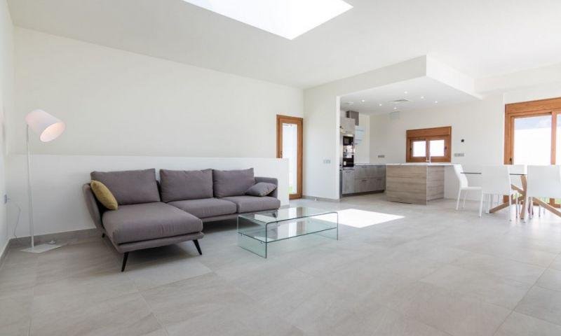 EXKLUSIVE VILLA IN LOS ALTOS mit privatem Pool.
 
Diese 280m2 Villa ist auf einem Grundstück von 400m2 gebaut und besteht aus 3 Schlafzim