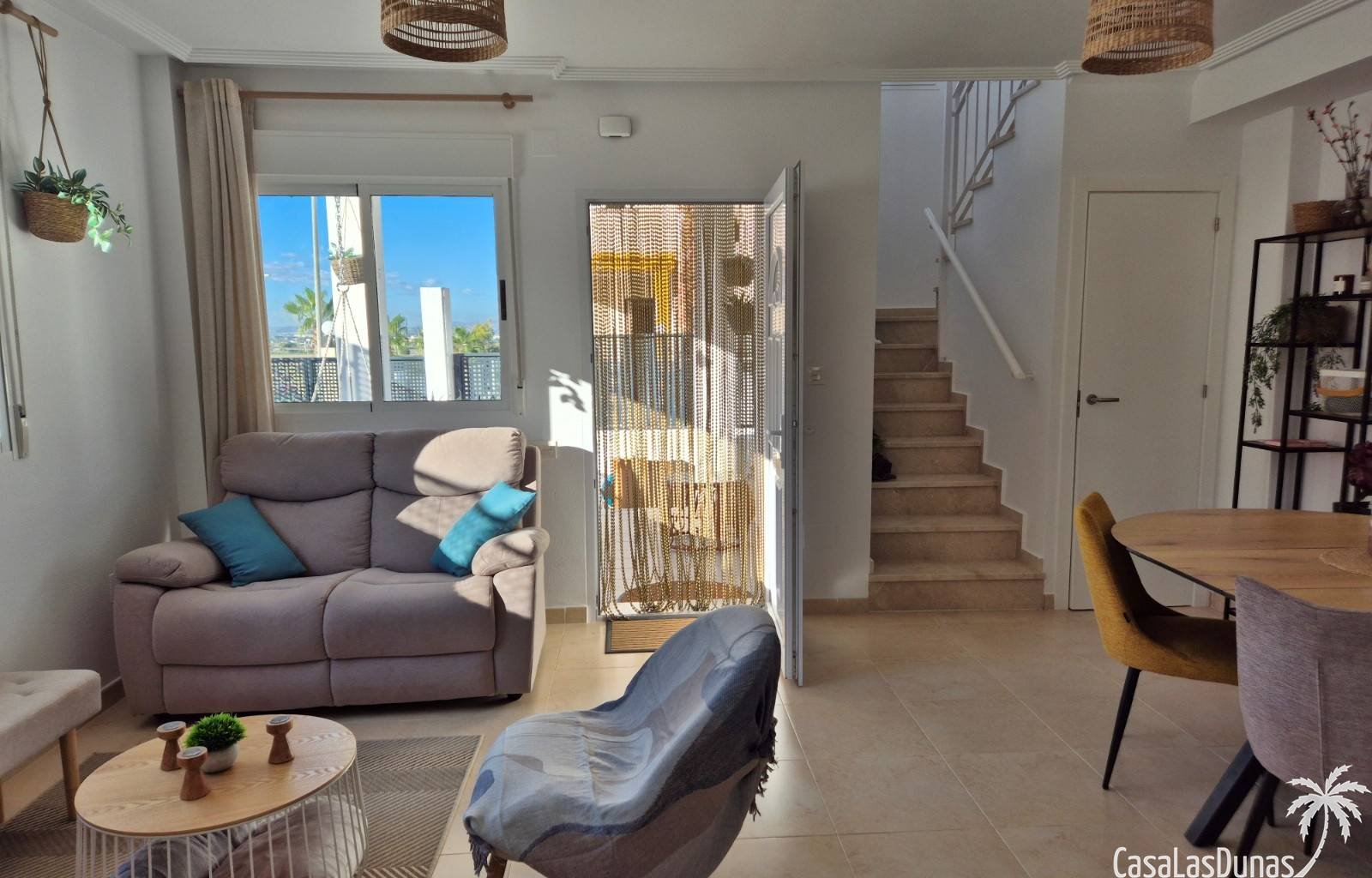 Willkommen im Casa Bajo el Sol! Dieses schöne Haus ist ein idealer Urlaubsort für alle, die Komfort und Bequemlichkeit suchen. Charmantes Einfamilien