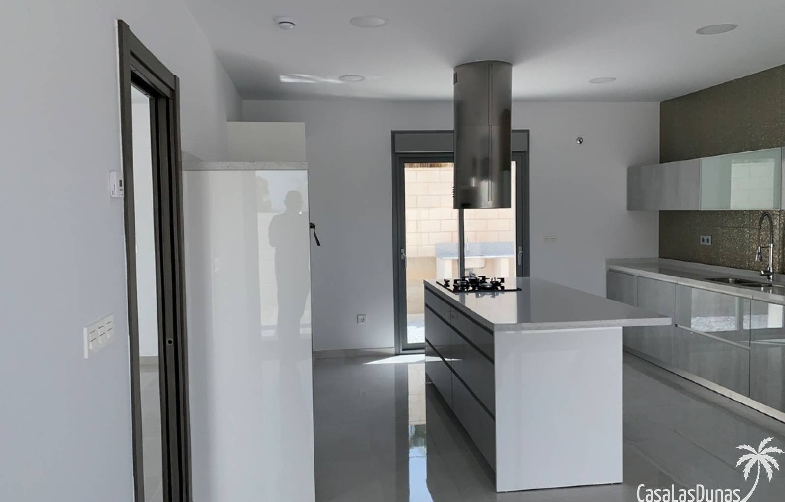  Bauen Sie Ihre eigene Traumvilla in Pinoso ! Es besteht die Möglichkeit, zwischen einem traditionellen Baustil und einem modernen Stil zu wählen. Das