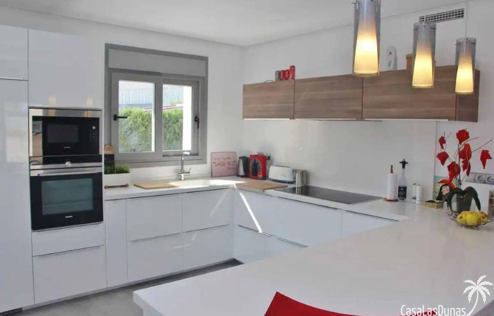 Diese einzigartigen Villen befinden sich in der wunderschönen Stadt Benijófar und verfügen über einen privaten Pool und einen privaten Parkplatz. Jed