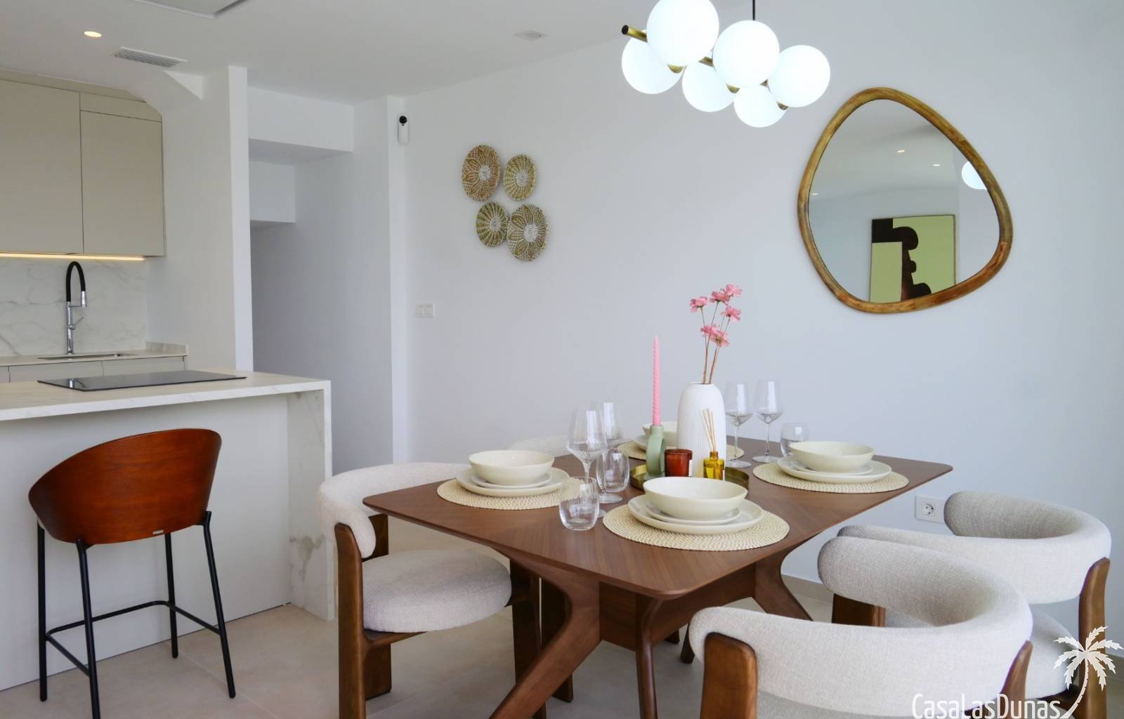 Am Rande des charmanten Dorfes Dolores finden wir dieses kleine Projekt von Luxusimmobilien. Insgesamt werden in dieser Phase 3 Häuser gebaut, von de