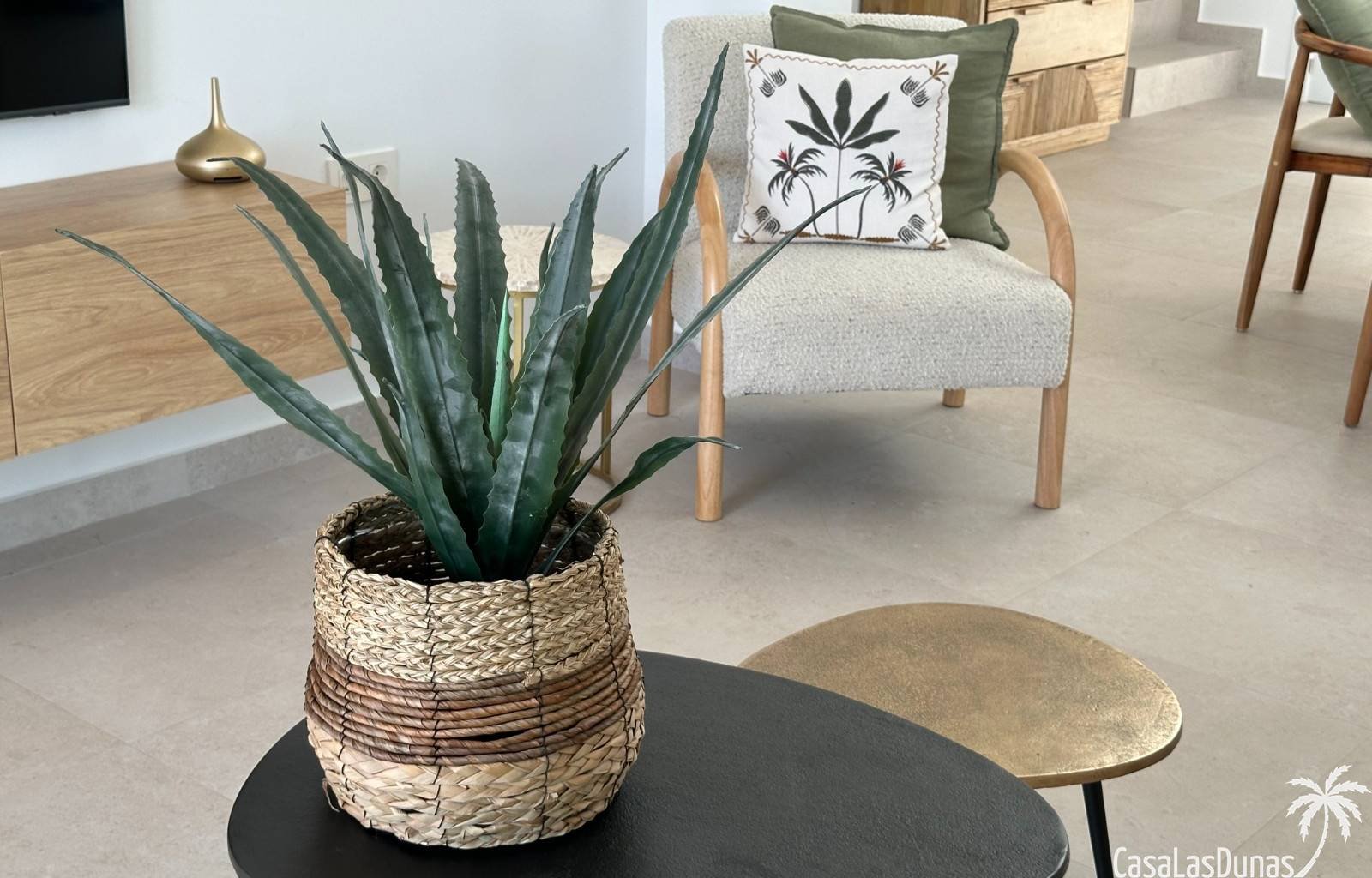 Die Villa Bella Sol ist ein idyllisches Urlaubsziel im charmanten Benijófar an der Costa Blanca, Spanien. Diese 2024 erbaute Luxusvilla verbindet Ruh