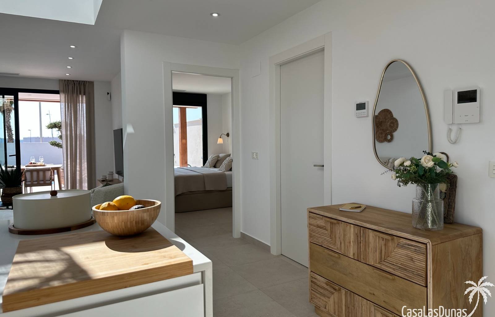 Die Villa Bella Sol ist ein idyllisches Urlaubsziel im charmanten Benijófar an der Costa Blanca, Spanien. Diese 2024 erbaute Luxusvilla verbindet Ruh