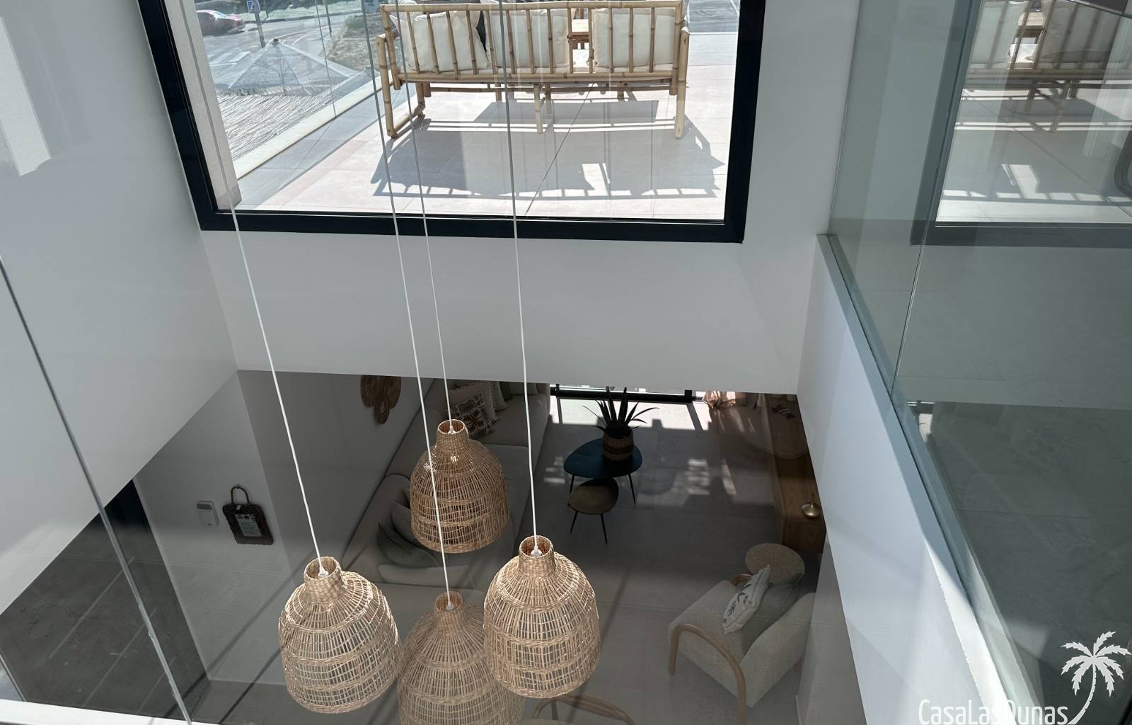 Die Villa Bella Sol ist ein idyllisches Urlaubsziel im charmanten Benijófar an der Costa Blanca, Spanien. Diese 2024 erbaute Luxusvilla verbindet Ruh