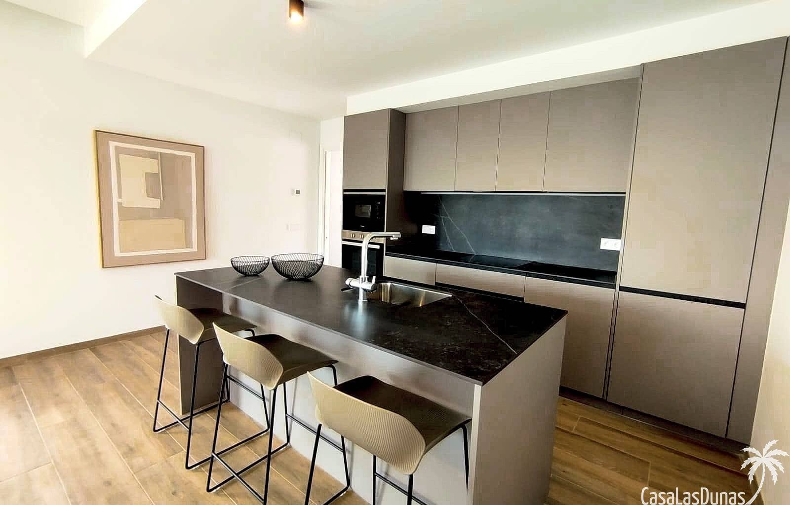 Suchen Sie eine geräumige und moderne Villa mit Meerblick? Diese Häuser werden in Polop gebaut, einem Dorf in den Bergen in der Nähe von Benidorm. Si