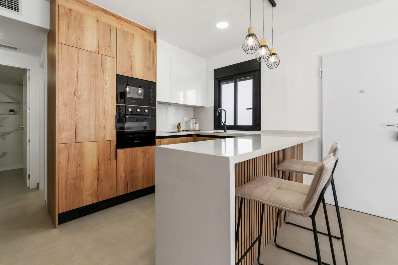 Neubau-Doppelhaushälften mit privatem Pool in San Pedro del Pinatar
Moderne Häuser in erstklassiger Lage
Diese exklusive Wohnanlage mit