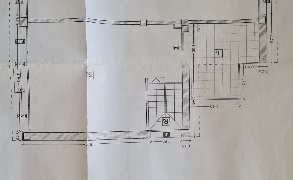 Beeindruckende Zweifamilienhaus-Hälfte mit Touristenlizenz (mit hoher Rentabilität) und Meerblick in Vallpineda.
Diese Doppelhaushälfte verfügt üb
