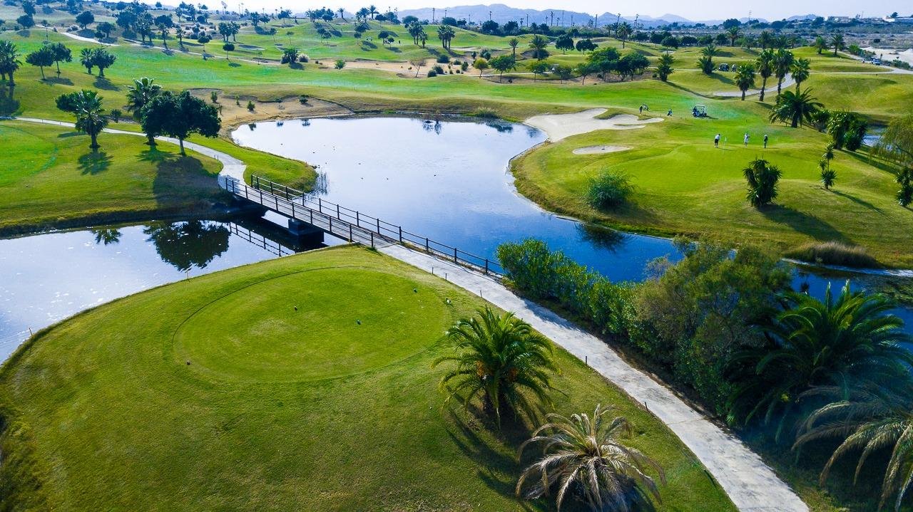 Neubau-Villen im Vistabella Golf Resort – Orihuela
Erleben Sie modernes mediterranes Wohnen im Herzen der Costa Blanca mit diesen atembe