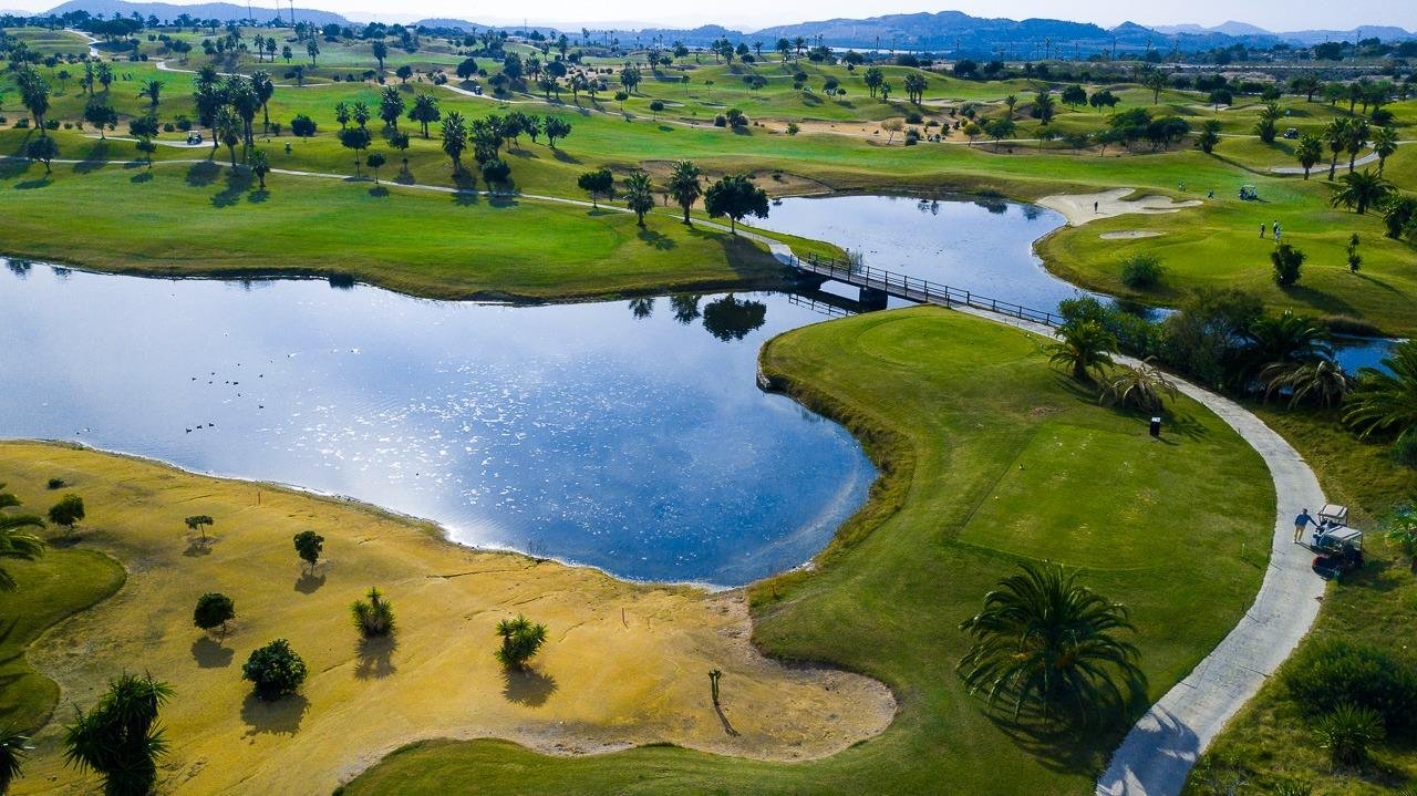 Neubau-Villen im Vistabella Golf Resort – Orihuela
Erleben Sie modernes mediterranes Wohnen im Herzen der Costa Blanca mit diesen atembe