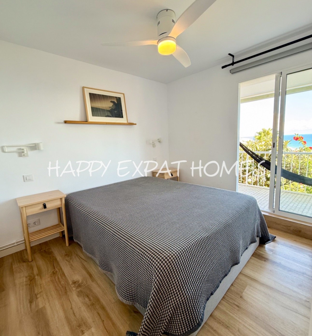 Diese wunderschöne Immobilie befindet sich in einem der beliebtesten Gebiete von Les Botigues de Sitges. Ihre atemberaubenden Meerblicke sind ohne Zwe