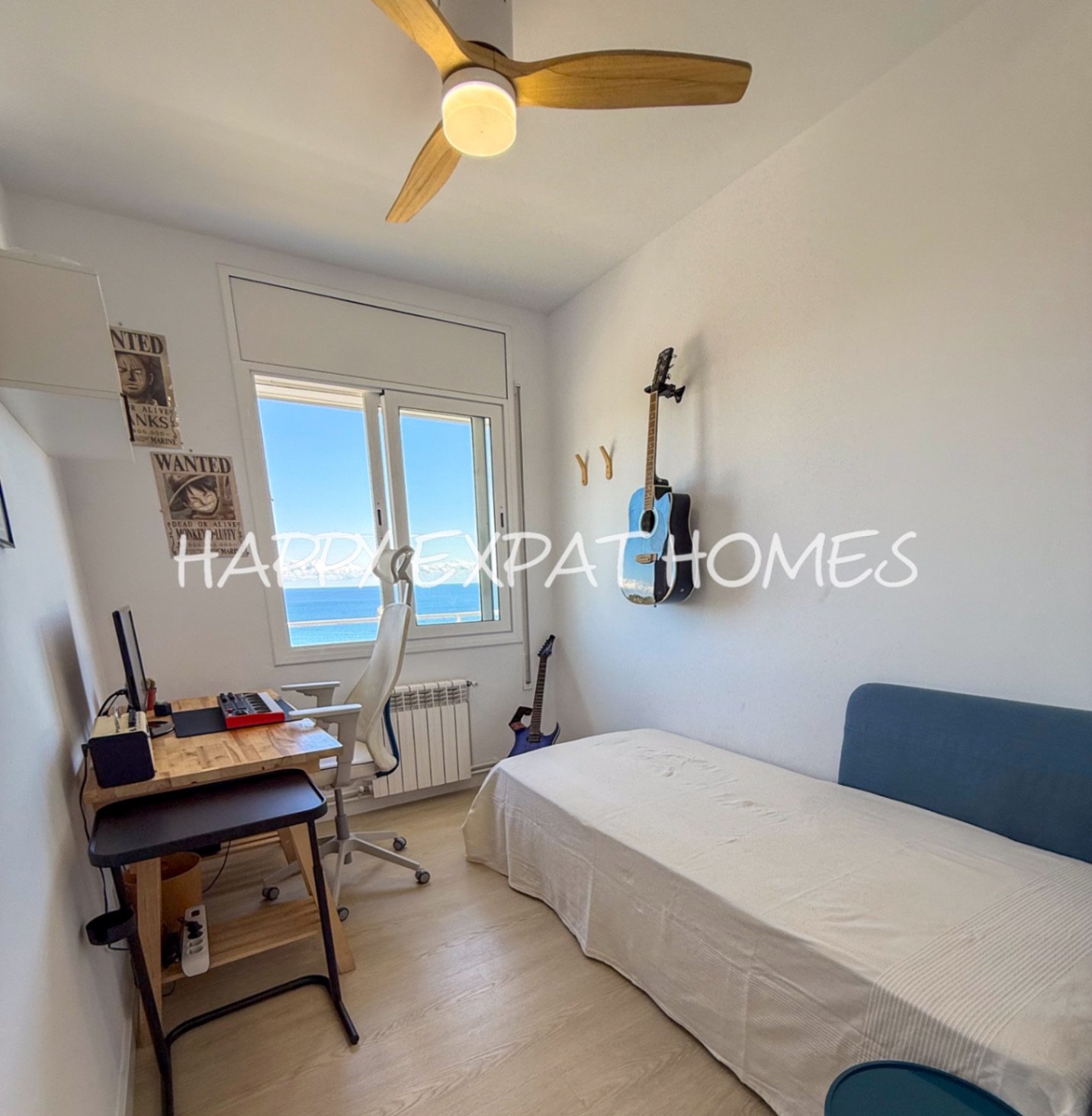 Diese wunderschöne Immobilie befindet sich in einem der beliebtesten Gebiete von Les Botigues de Sitges. Ihre atemberaubenden Meerblicke sind ohne Zwe