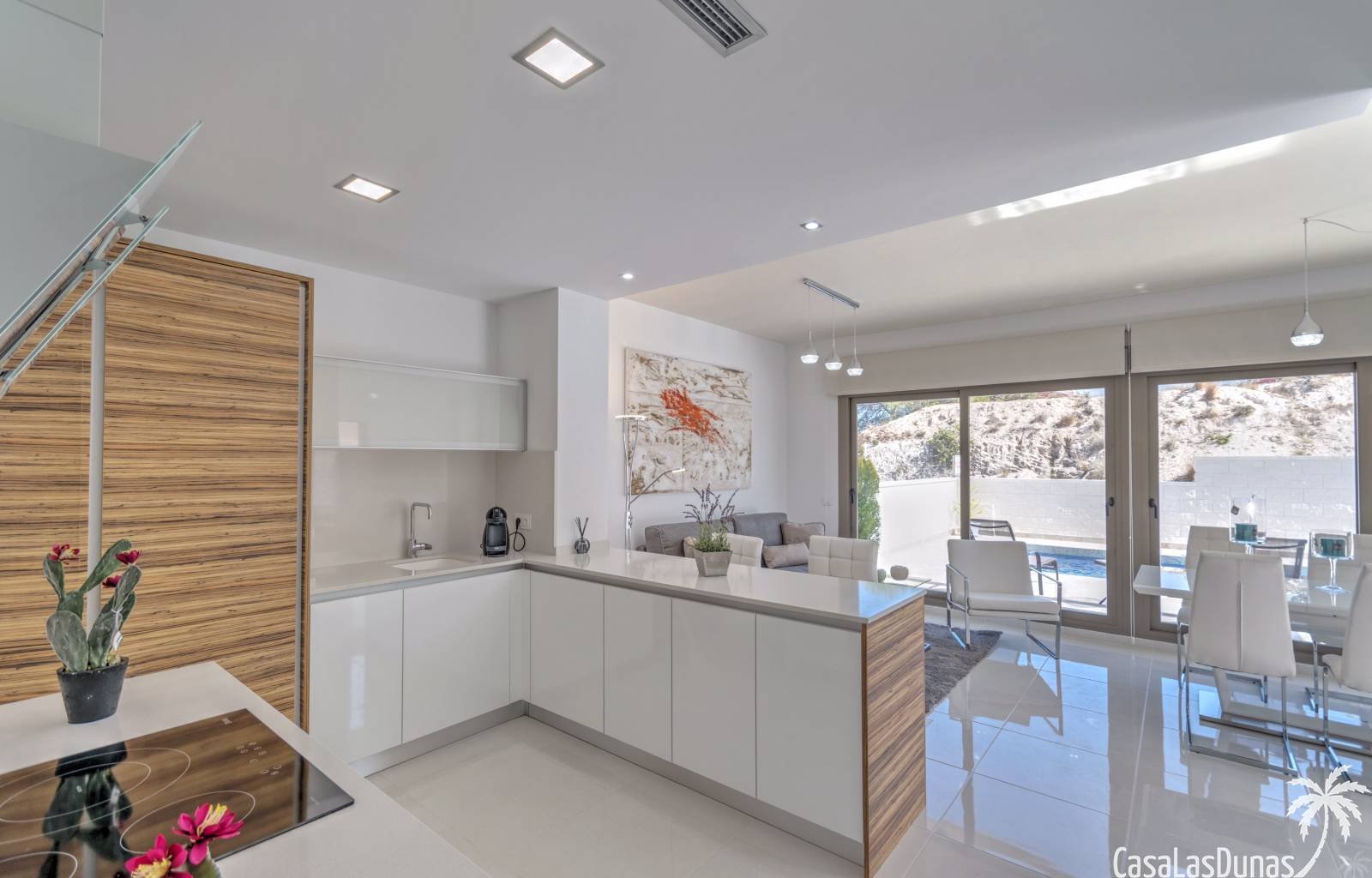 Dieses moderne Neubauprojekt liegt am Rande von San Miguel de Salinas. Diese Villa verfügt über ein Wohn-/Esszimmer, eine offene Küche, ein Schlafzim