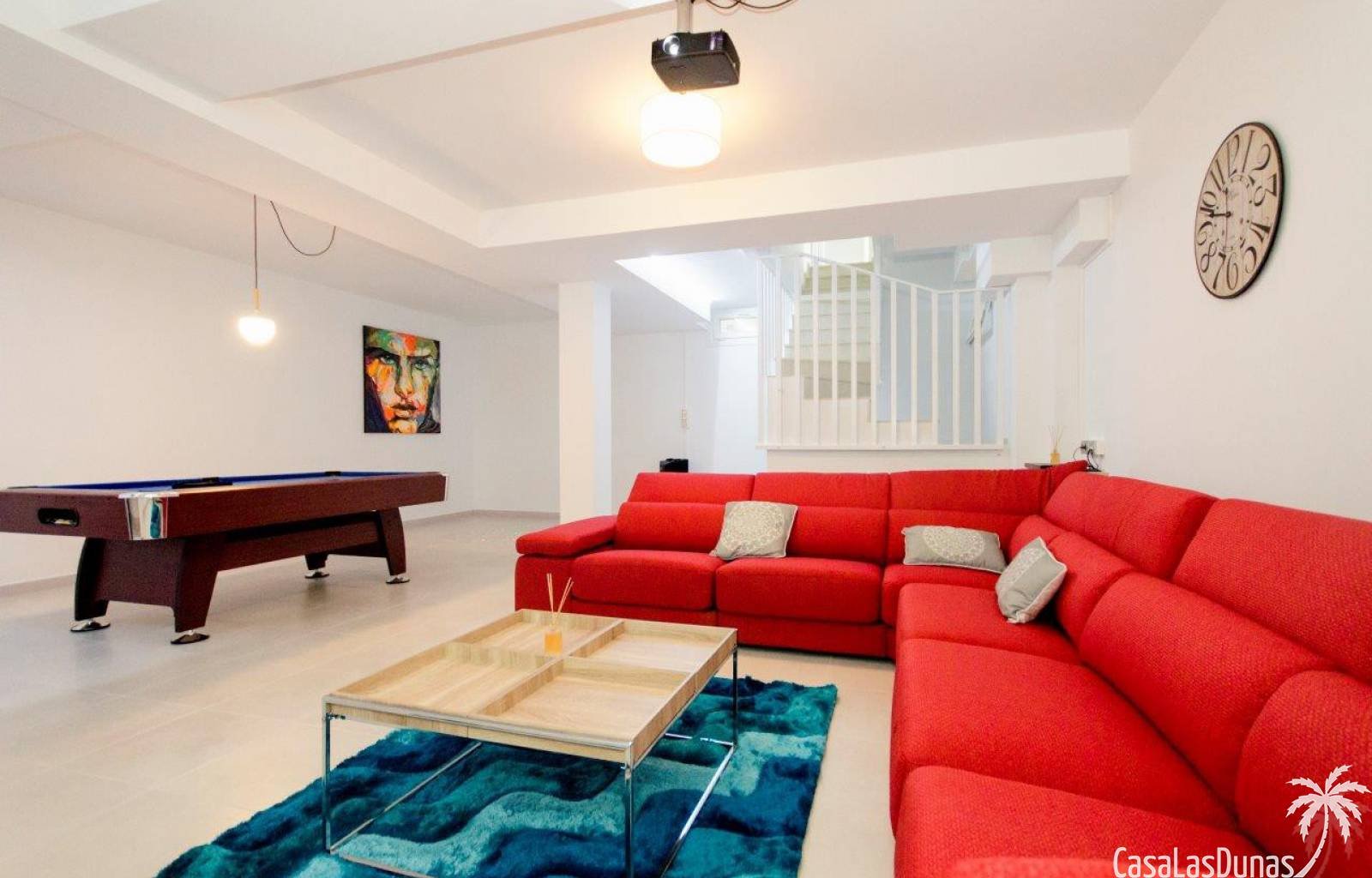 Diese Residenz, bestehend aus 16 freistehenden Villen, wird derzeit nur 3 Gehminuten von den ausgezeichneten Sandstränden von Mar Menor entfernt geba