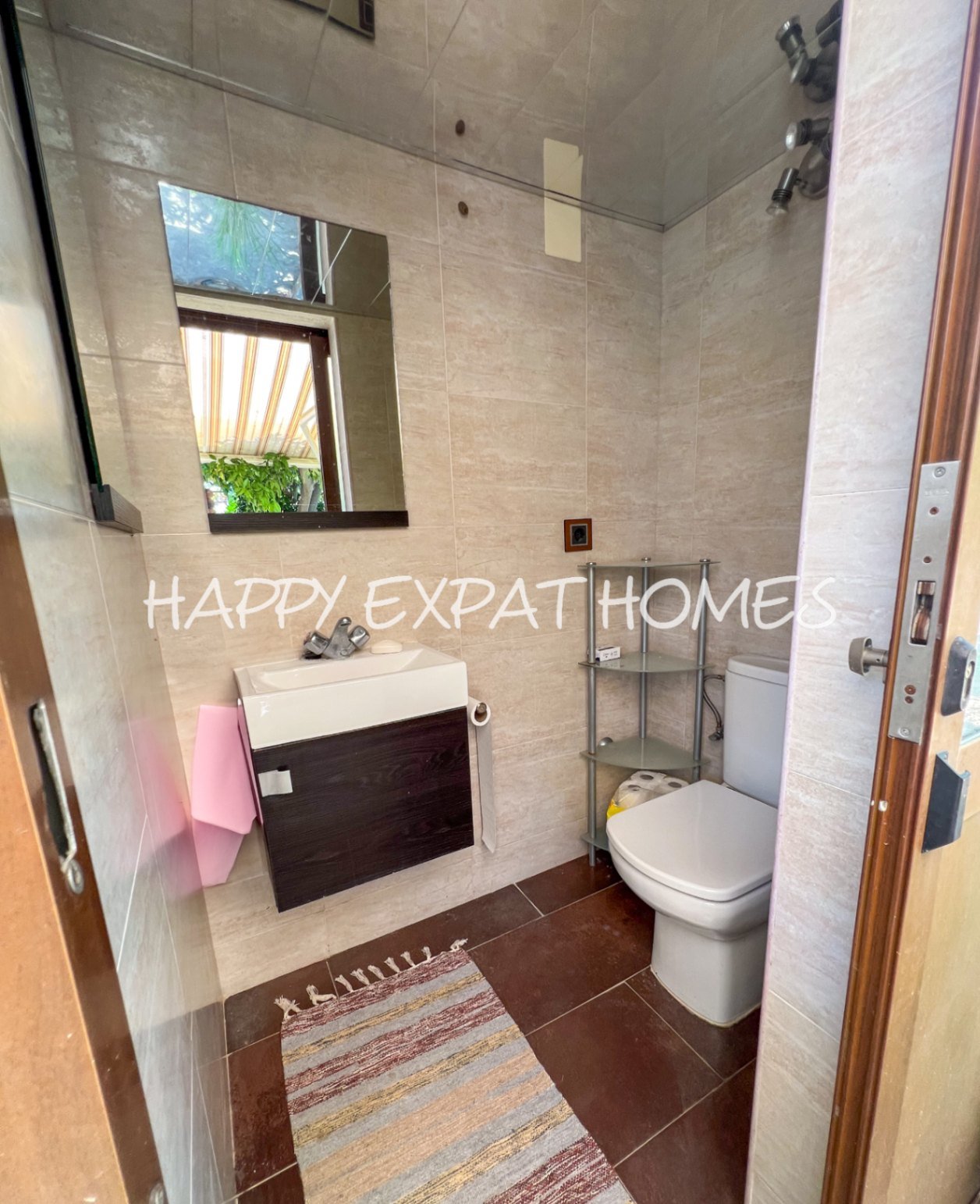 Für ein Paar oder eine alleinstehende Person, die das Leben in der Natur liebt und auf der Suche nach einem ganz besonderen und gemütlichen Ort ist, i